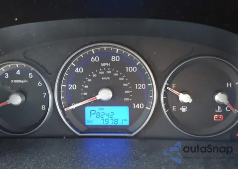 2010 Hyundai Santa Fe Se z USA, uszkodzony, nr VIN 5NMSH4AG1AH355376